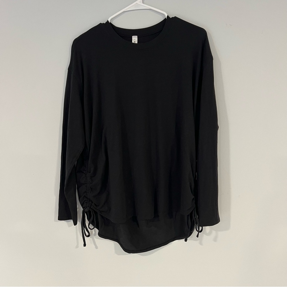 Lululemon Black Long Sleeve Women's Top with Cinched sides
